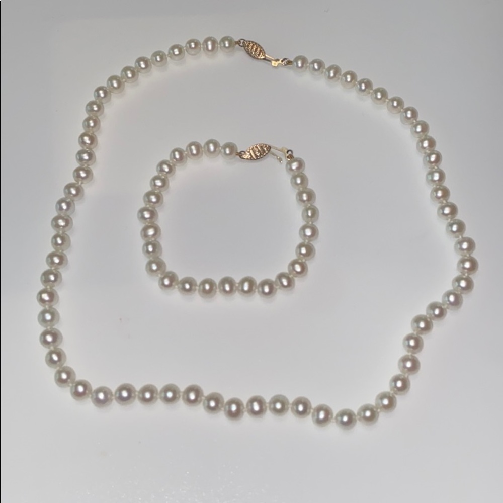 Real pearl set